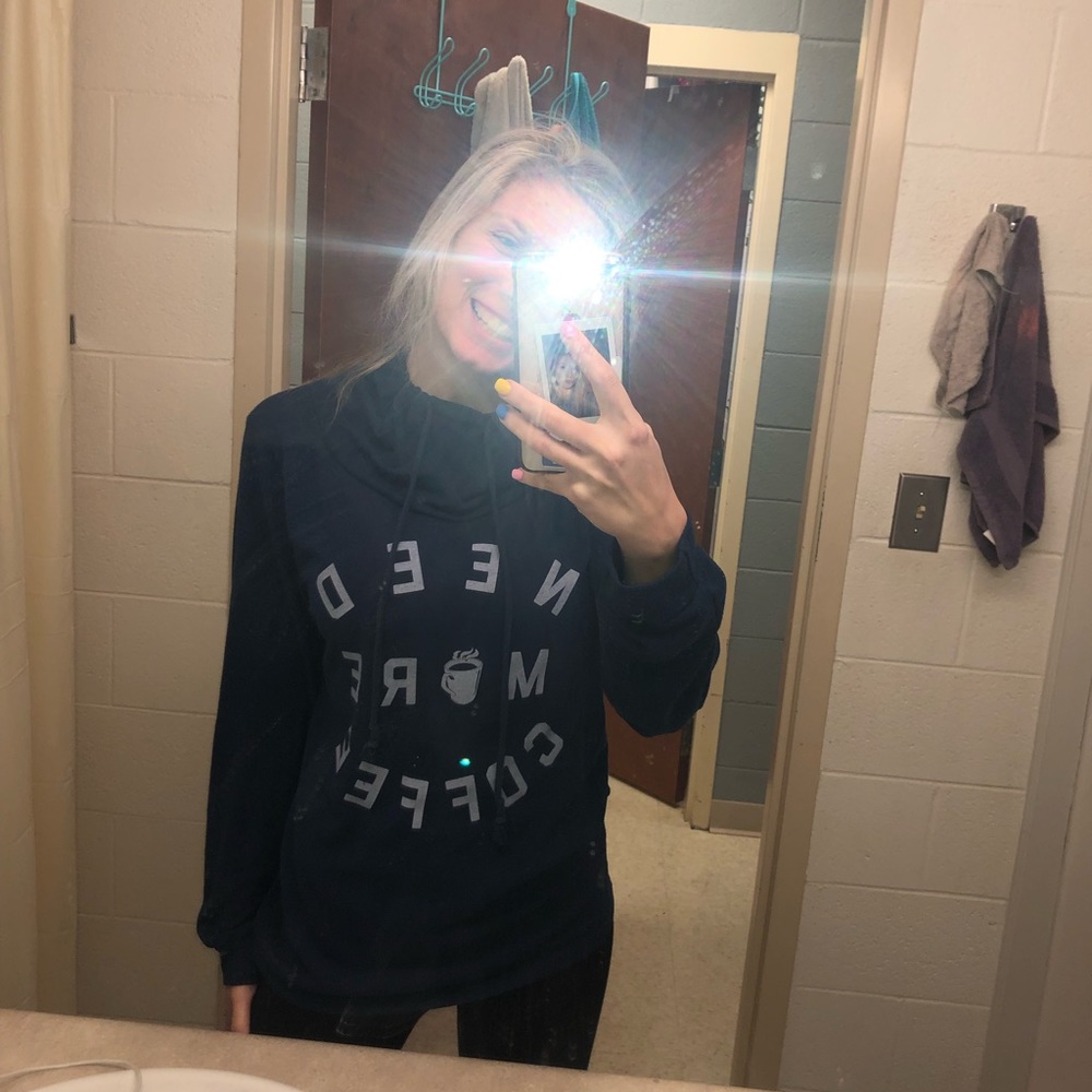 Soft neck navy sweatshirt “Need more coffee”